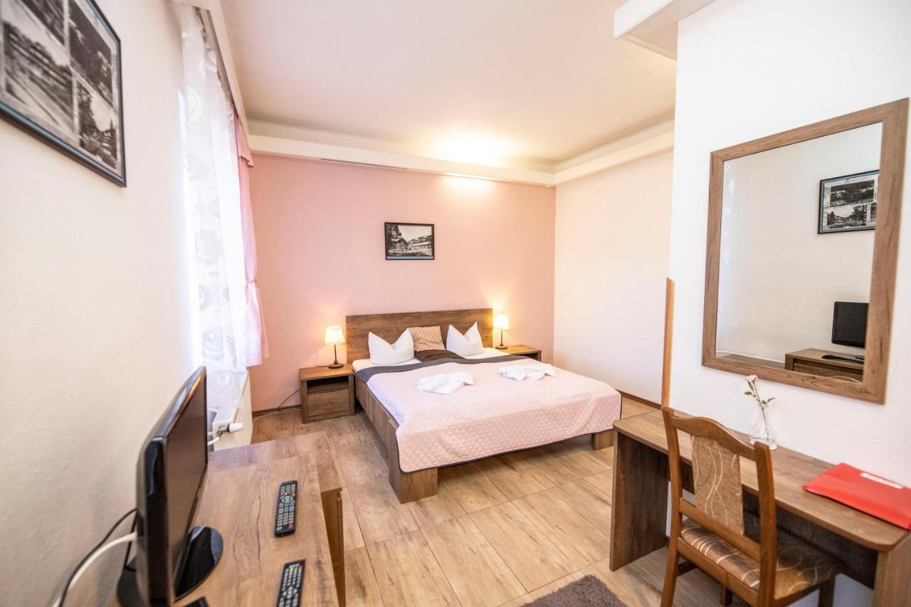 Hotel Dzban Karlova Studánka Exterior foto