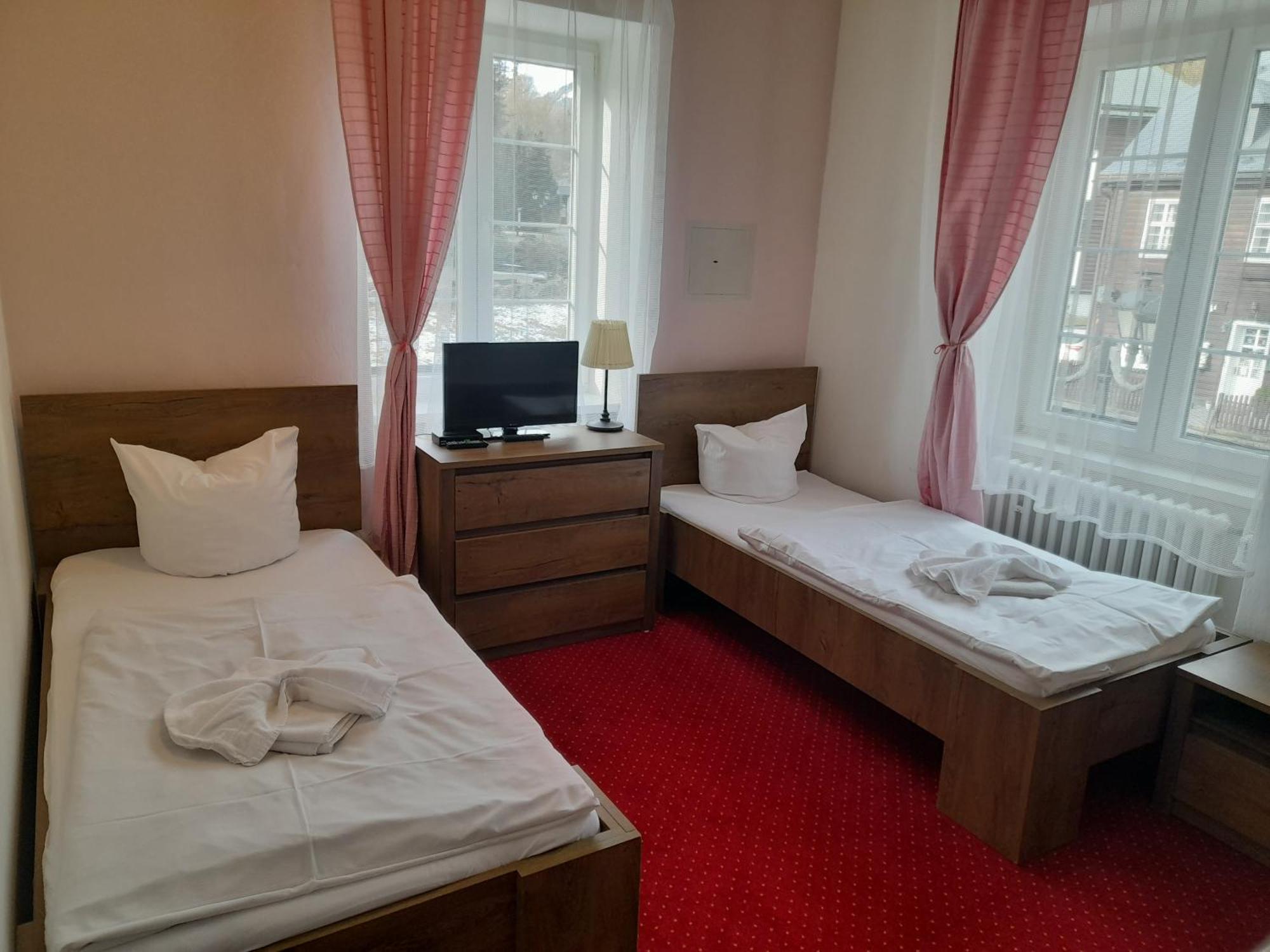 Hotel Dzban Karlova Studánka Exterior foto